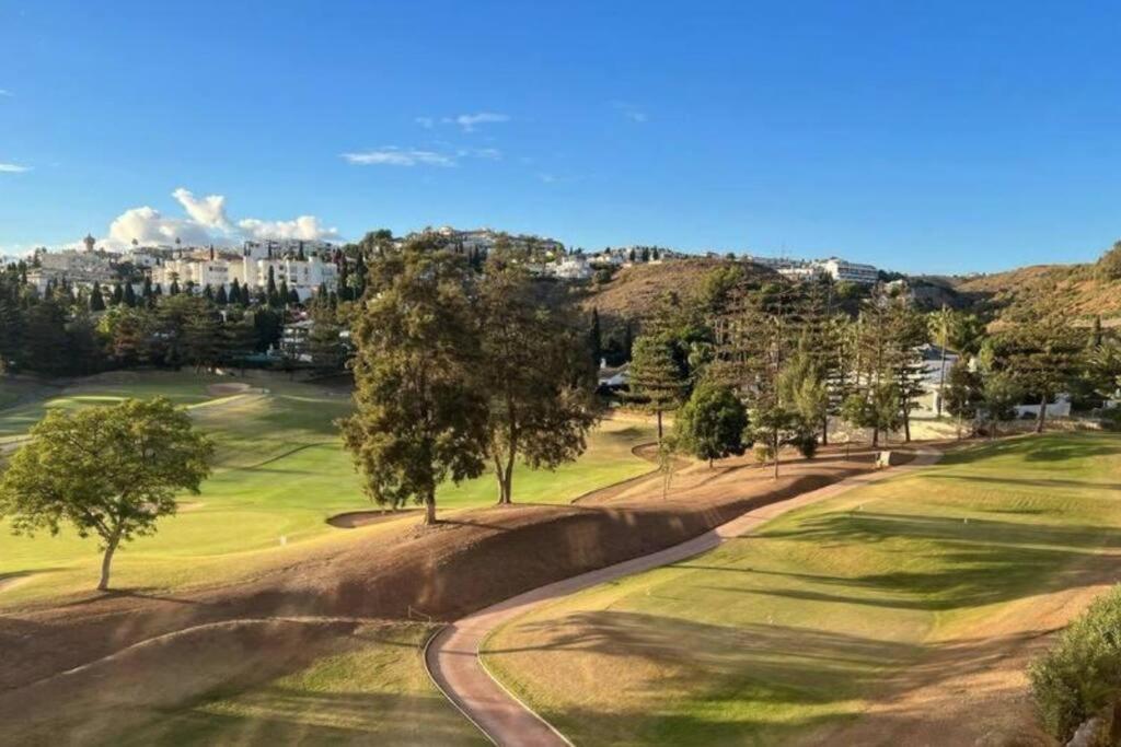 5* Stunning Golf & Sea Apartment Михас Экстерьер фото